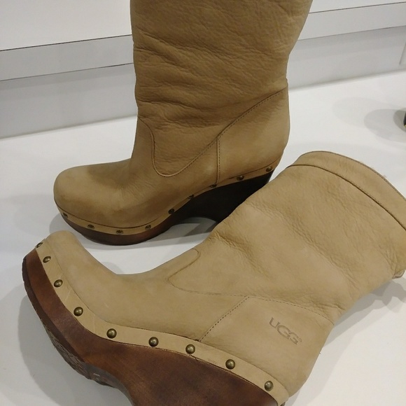 Ugg carnagie boots - Picture 1 of 4